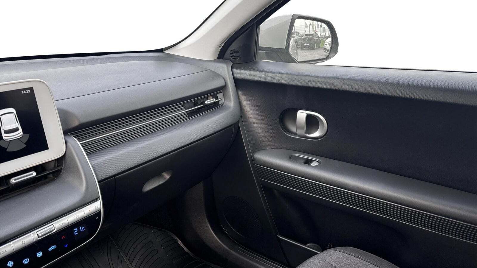 Grå Hyundai Ioniq 5 fra 2023