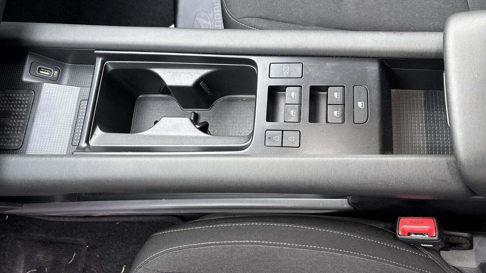 Grå Hyundai Ioniq 6 fra 2023