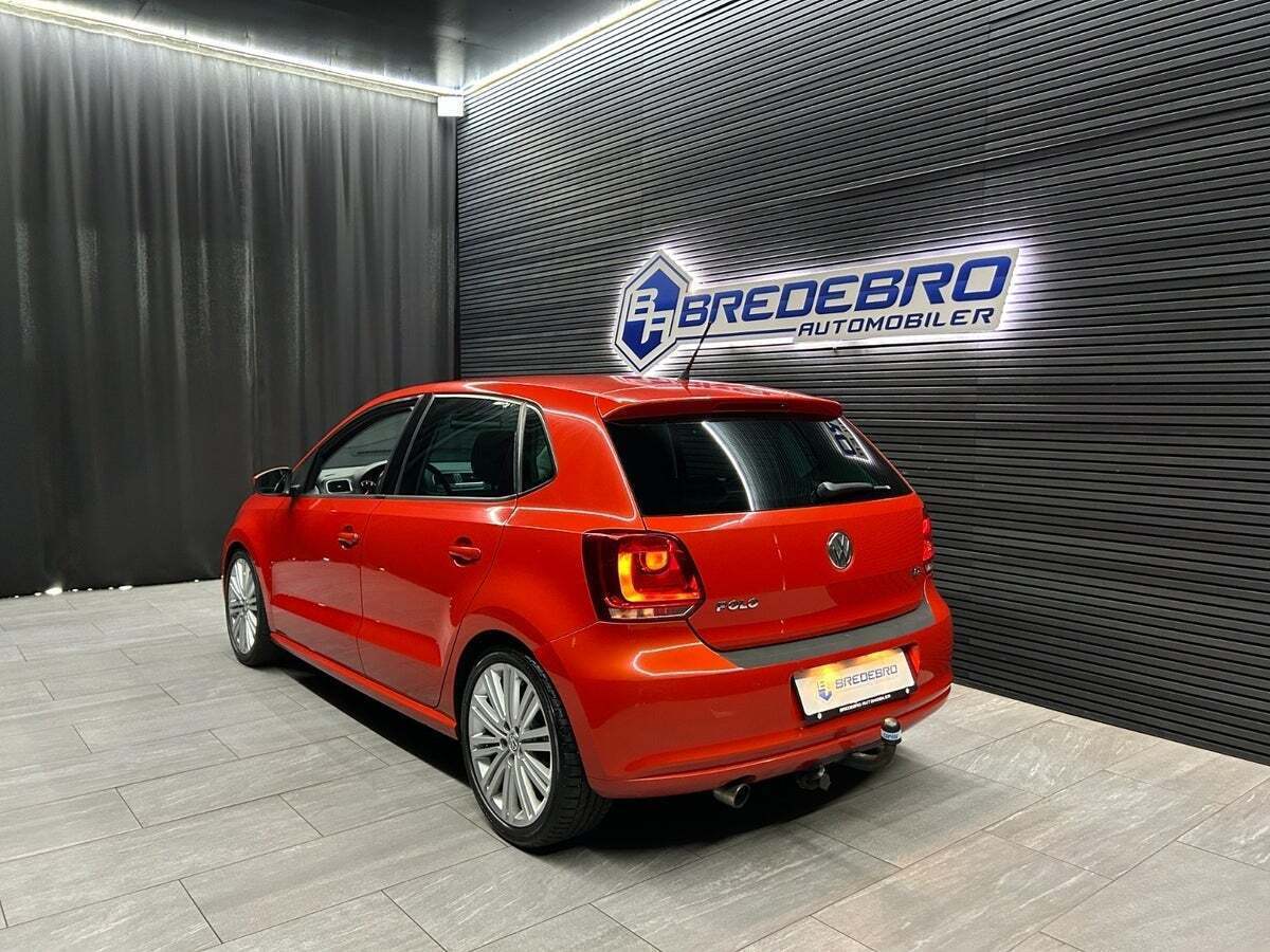 Orange VW Polo fra 2014