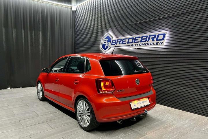Orange VW Polo fra 2014