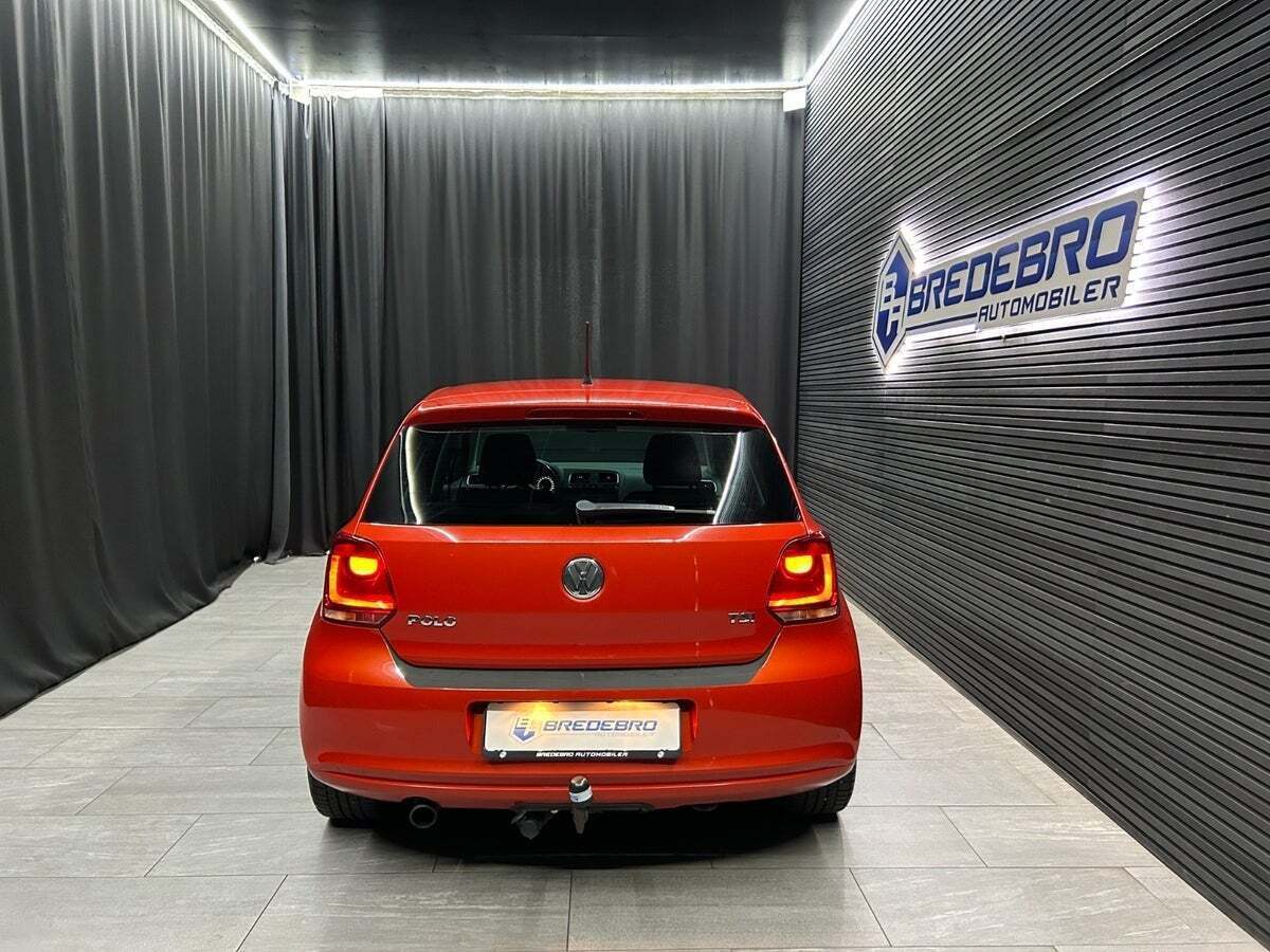 Orange VW Polo fra 2014