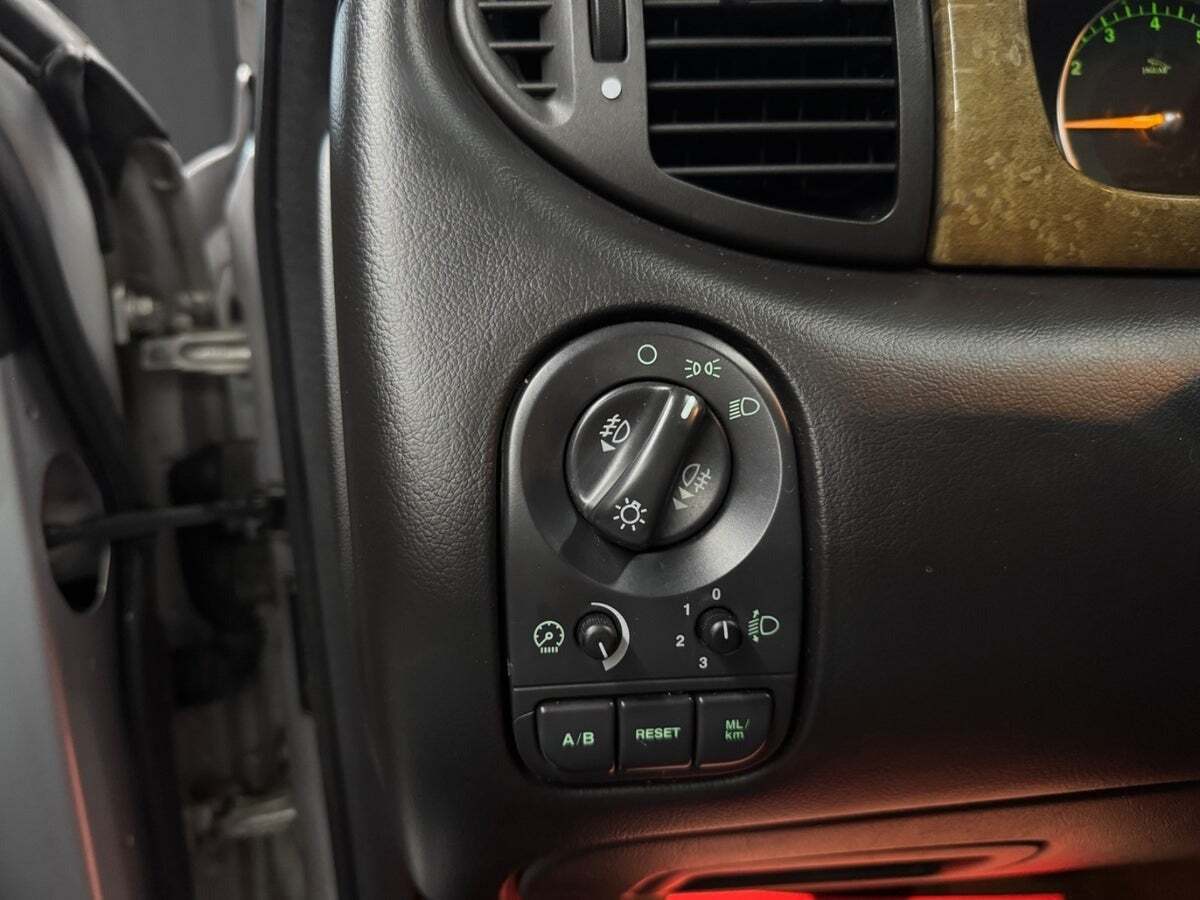 Sølv Jaguar X-type fra 2003