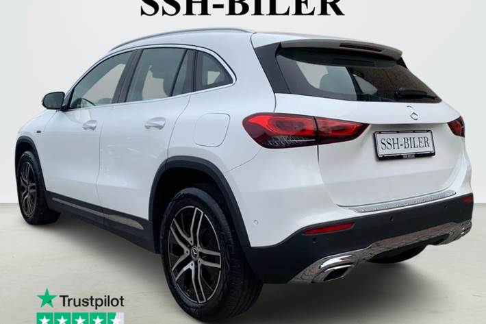 Hvid Mercedes GLA250 e fra 2021