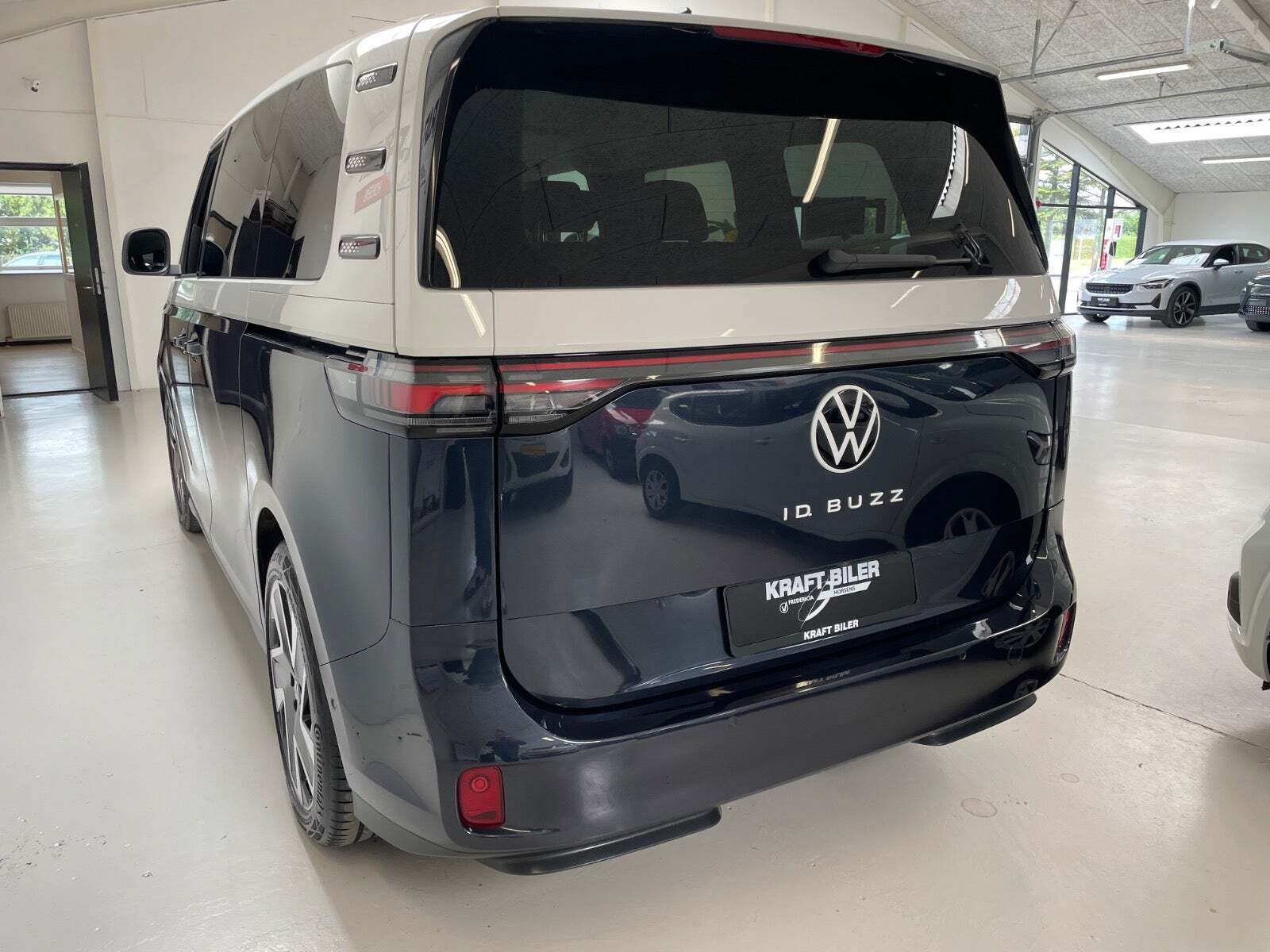 VW ID.Buzz 77 Pro SWB