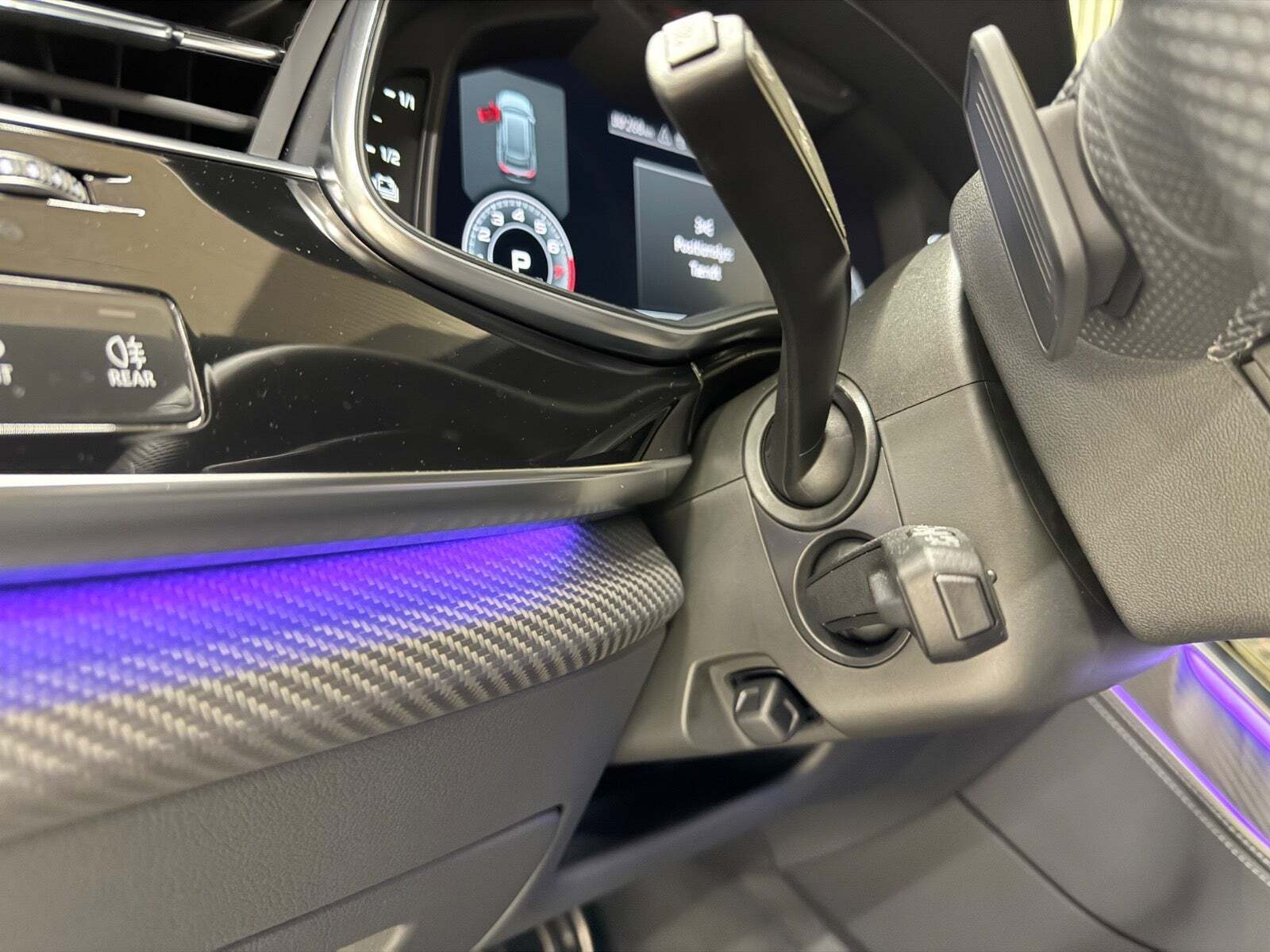 Sort Audi Q8 fra 2025