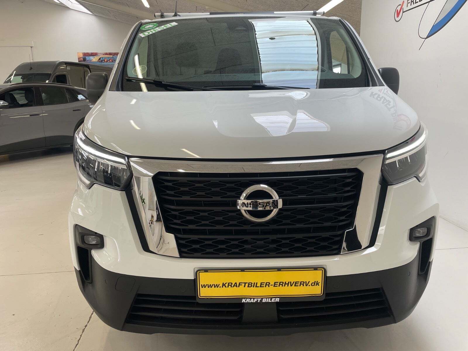 Hvid Nissan Primastar fra 2023