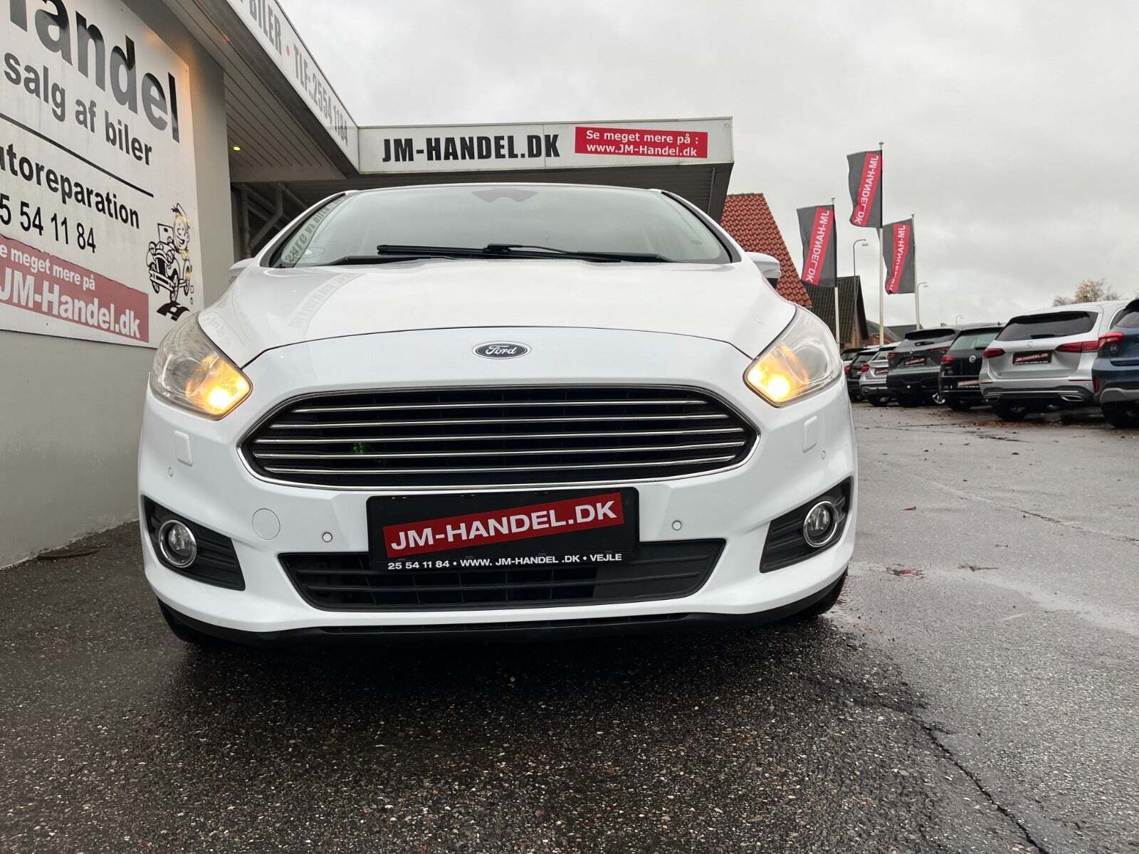 Hvid Ford S-MAX fra 2016