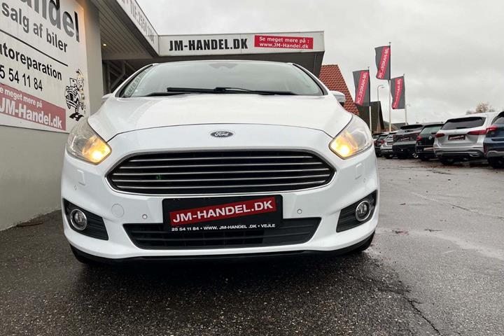 Hvid Ford S-MAX fra 2016