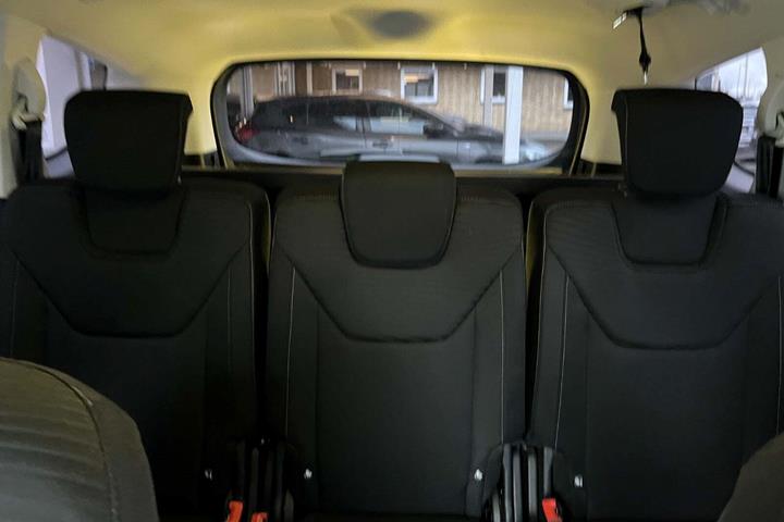 Hvid Ford S-MAX fra 2016