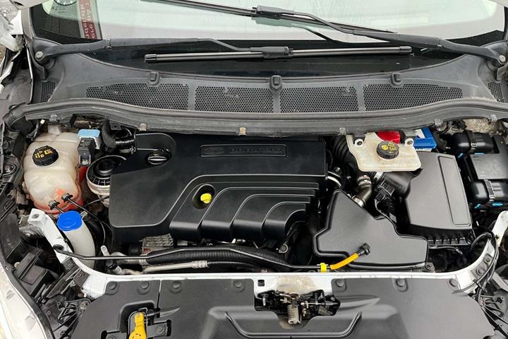 Hvid Ford S-MAX fra 2016