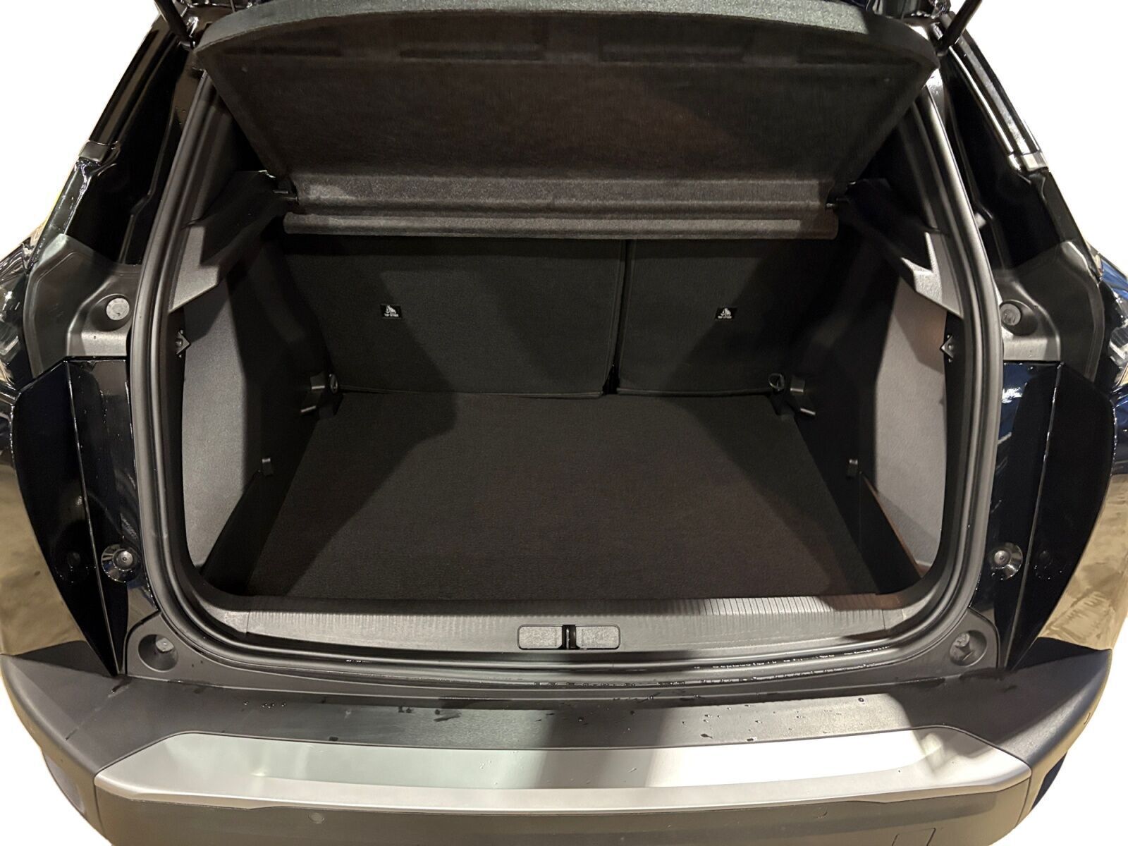 Sort Peugeot e-2008 fra 2025