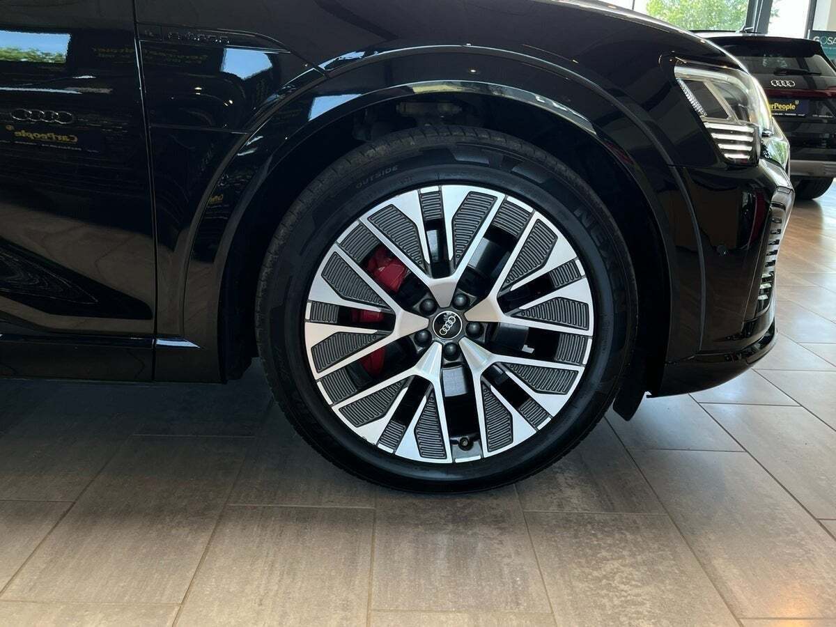 Sort Audi Q8 e-tron fra 2023
