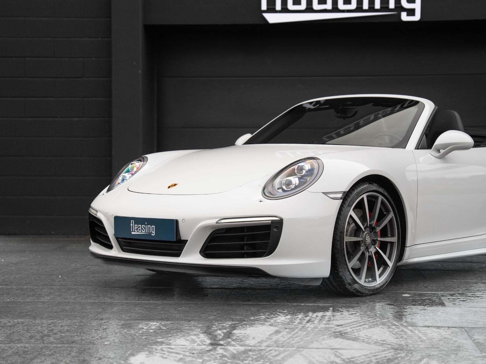 Hvid Porsche 911 Carrera 4S fra 2016