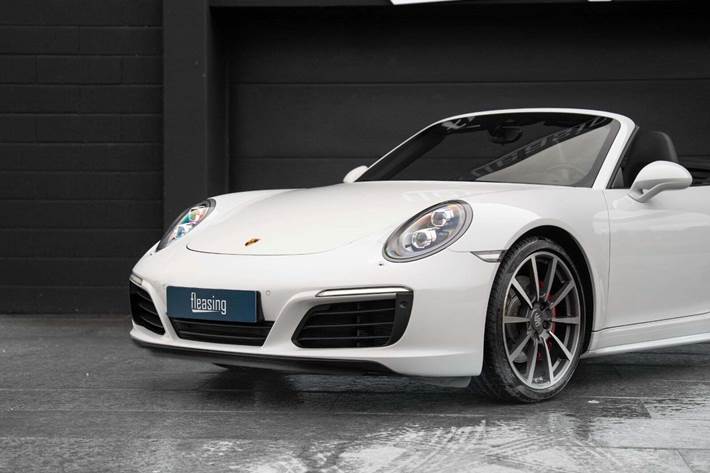 Hvid Porsche 911 Carrera 4S fra 2016