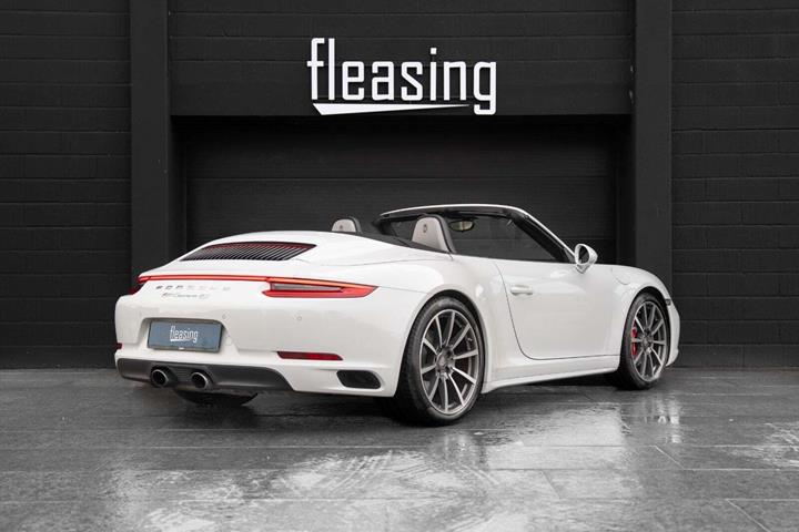 Hvid Porsche 911 Carrera 4S fra 2016