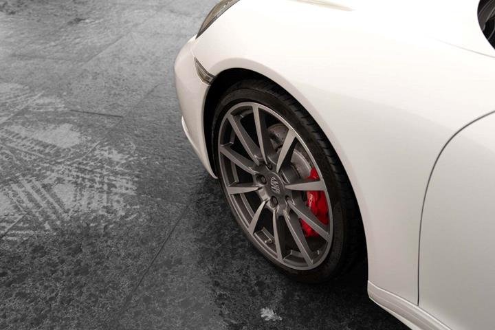 Hvid Porsche 911 Carrera 4S fra 2016 set udefra
