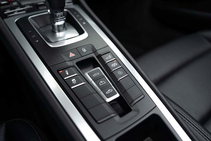 Hvid Porsche 911 Carrera 4S fra 2016