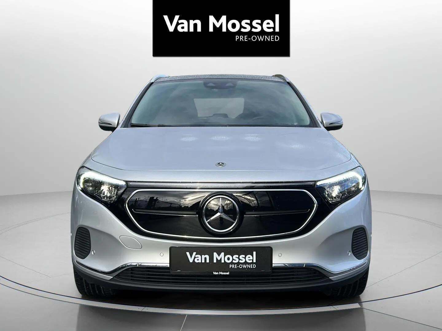 Mercedes EQA250+ Electric Art