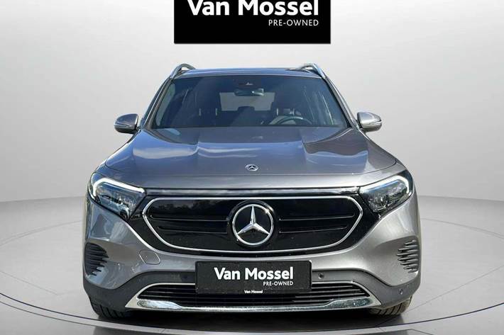 Grå Mercedes EQB250 fra 2023
