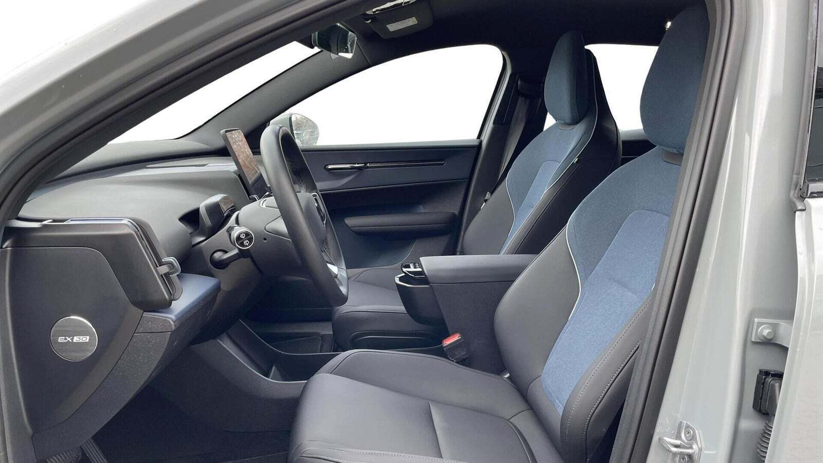 Volvo EX30 Standard Range Core