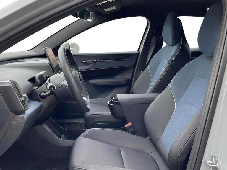 Volvo EX30 Standard Range Core