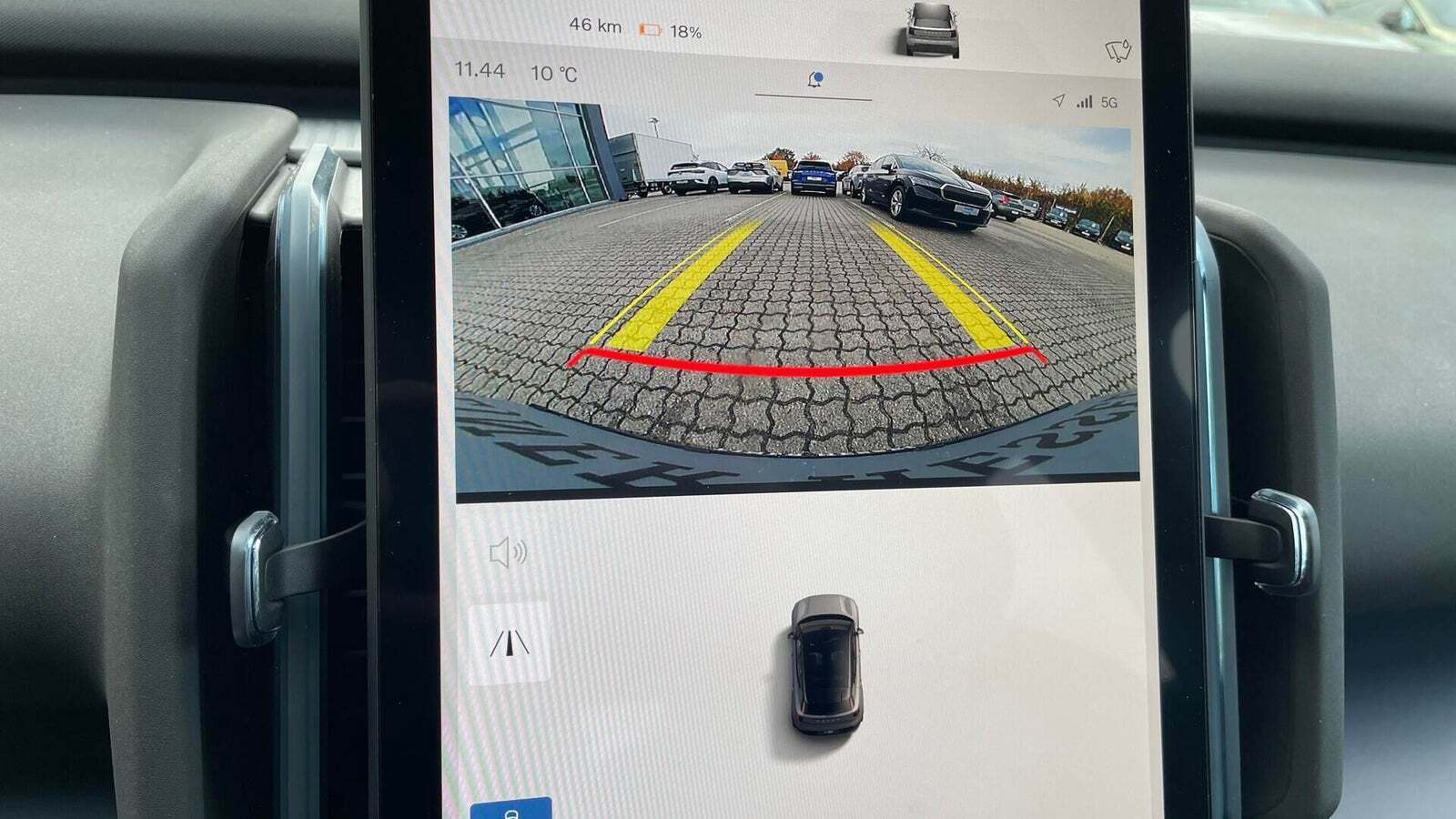 Grå Volvo EX30 fra 2024