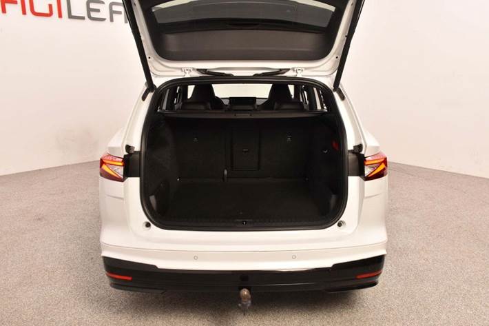 Hvid Skoda Enyaq fra 2021