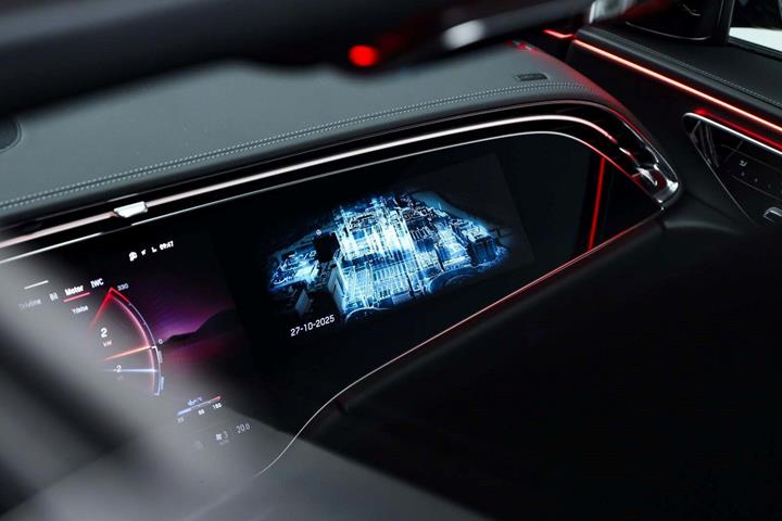 Grå Mercedes E53 fra 2025