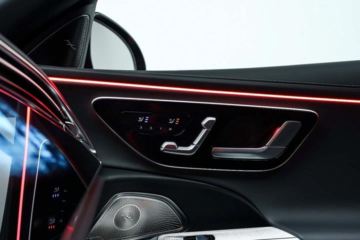 Grå Mercedes E53 fra 2025