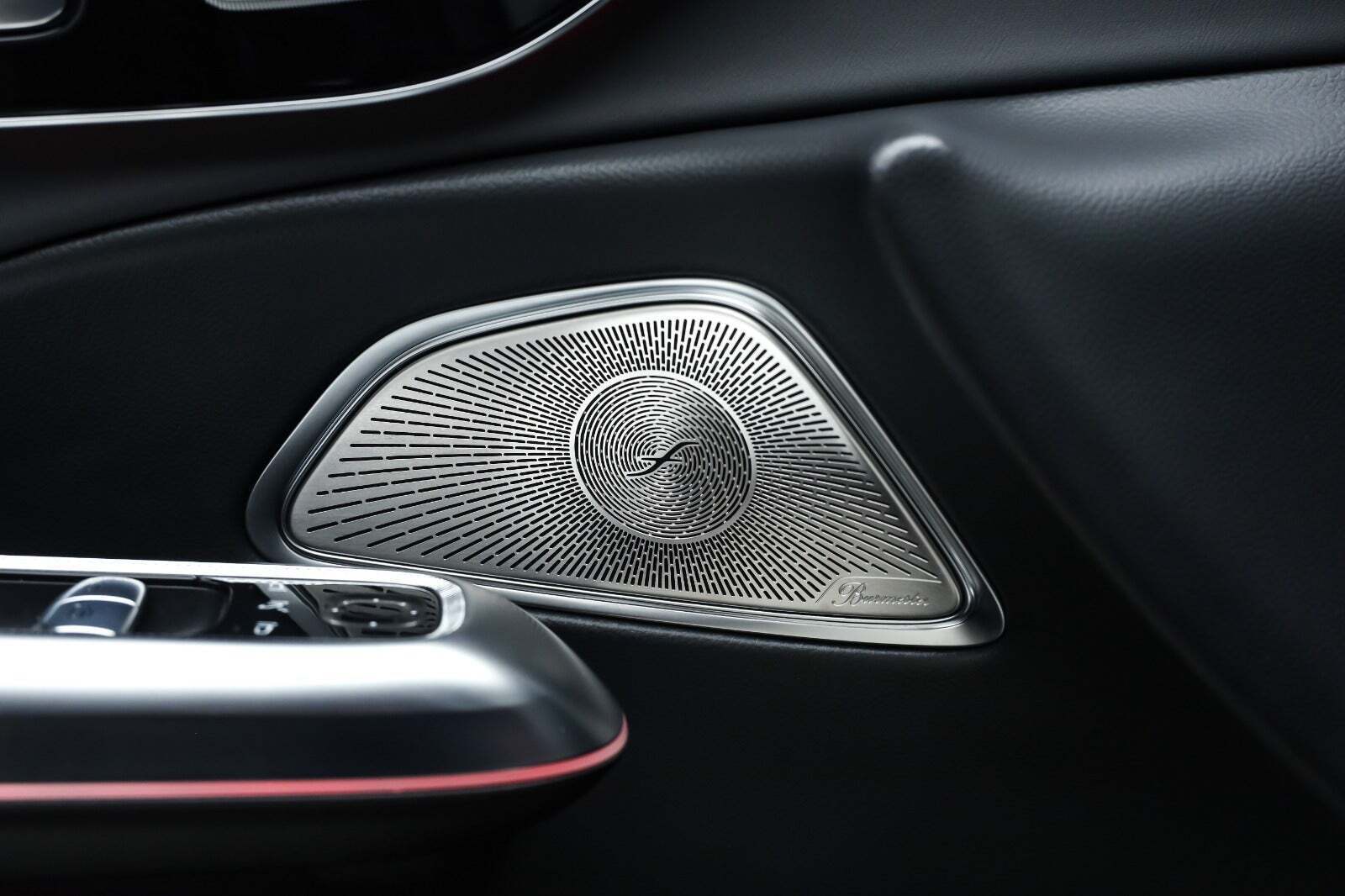 Grå Mercedes E53 fra 2025