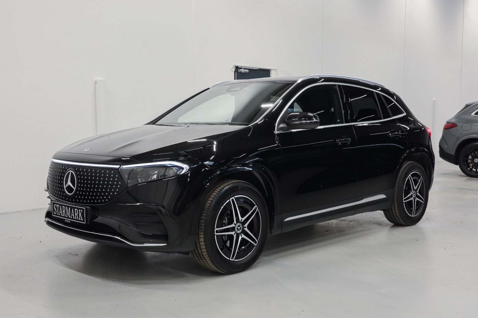 Sort Mercedes EQA250+ fra 2024