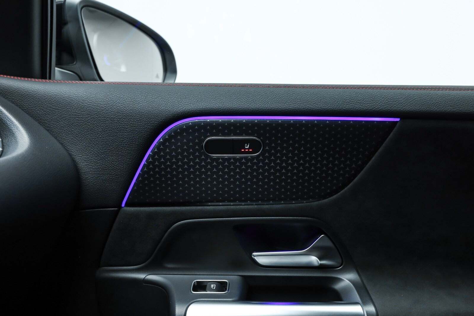 Sort Mercedes EQA250+ fra 2024