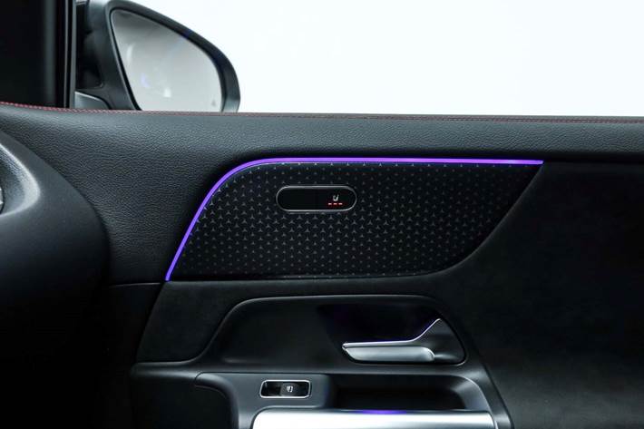 Sort Mercedes EQA250+ fra 2024