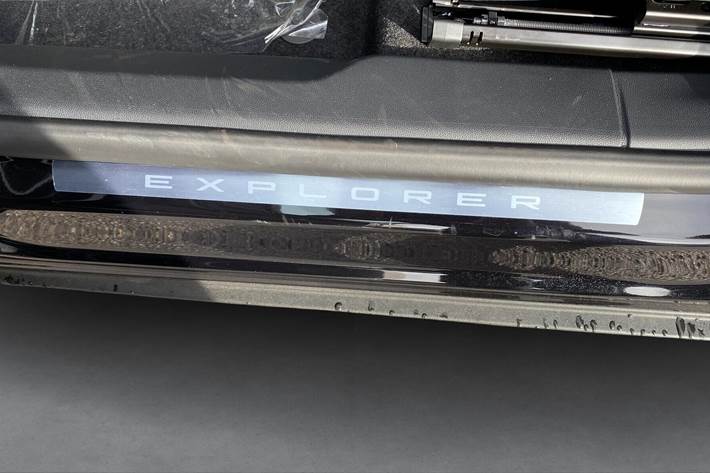 Sort Ford Explorer fra 2025