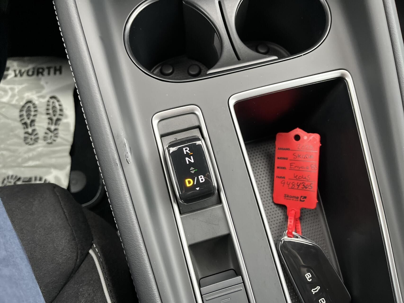 Grå Skoda Enyaq iV fra 2025