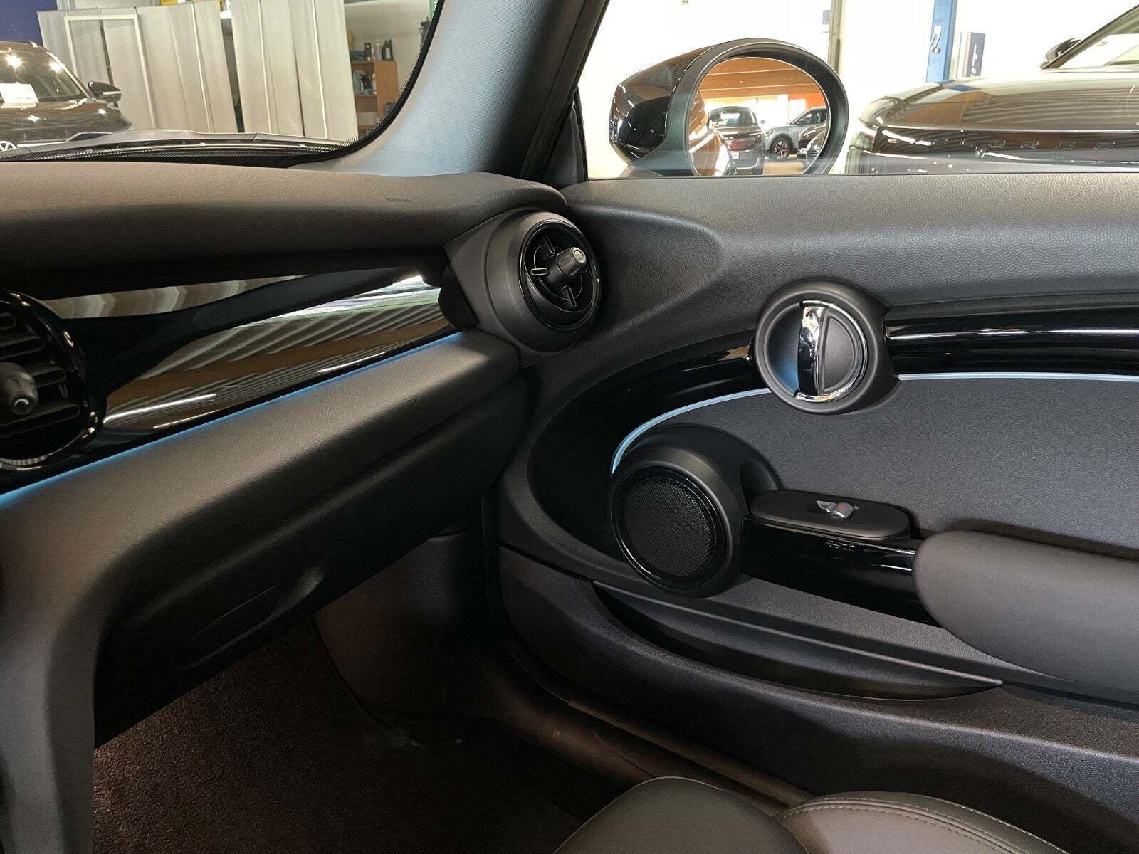 Sort Mini Cooper SE fra 2022