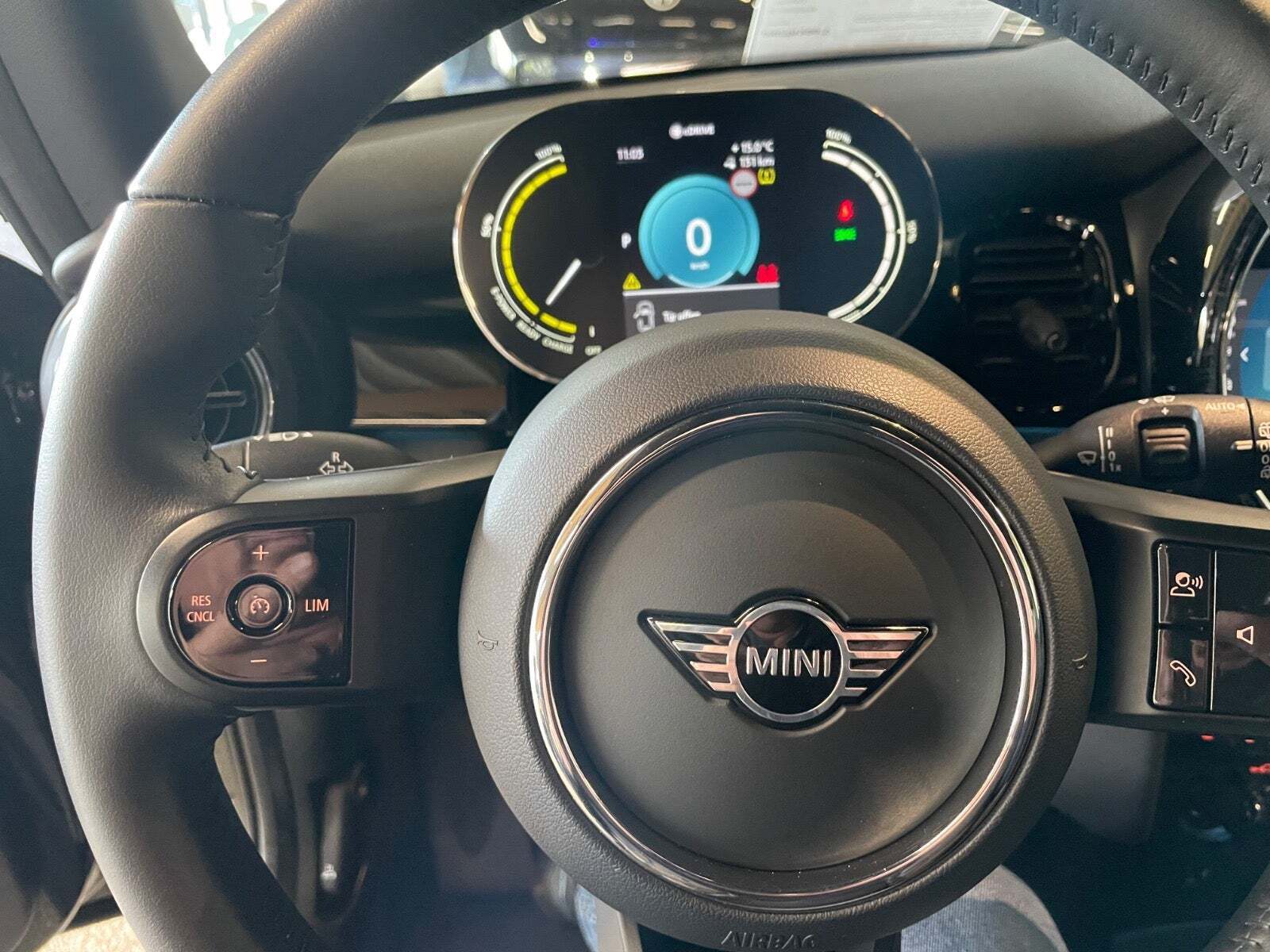 Sort Mini Cooper SE fra 2022