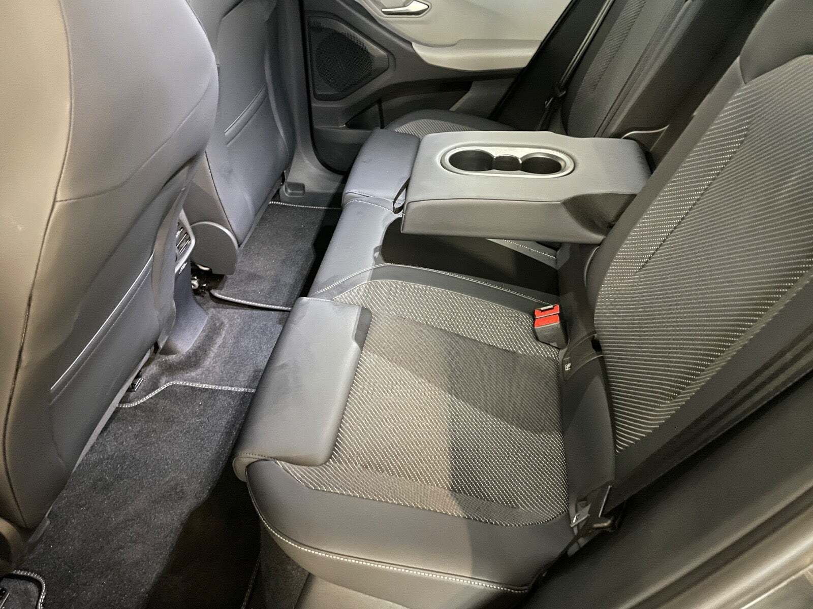 Ford Explorer 82 Select Extended Range