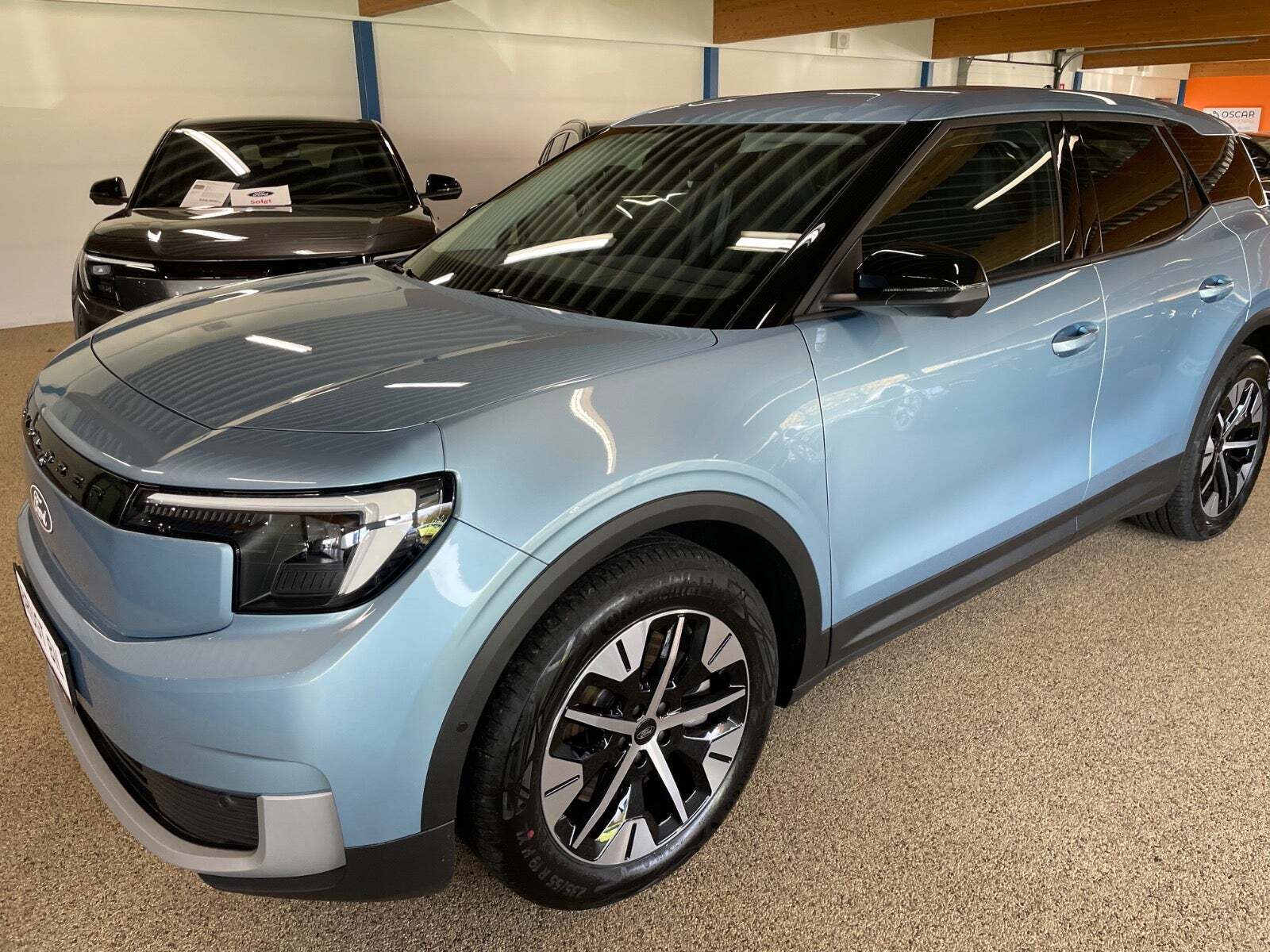 Ford Explorer 82 Select Extended Range