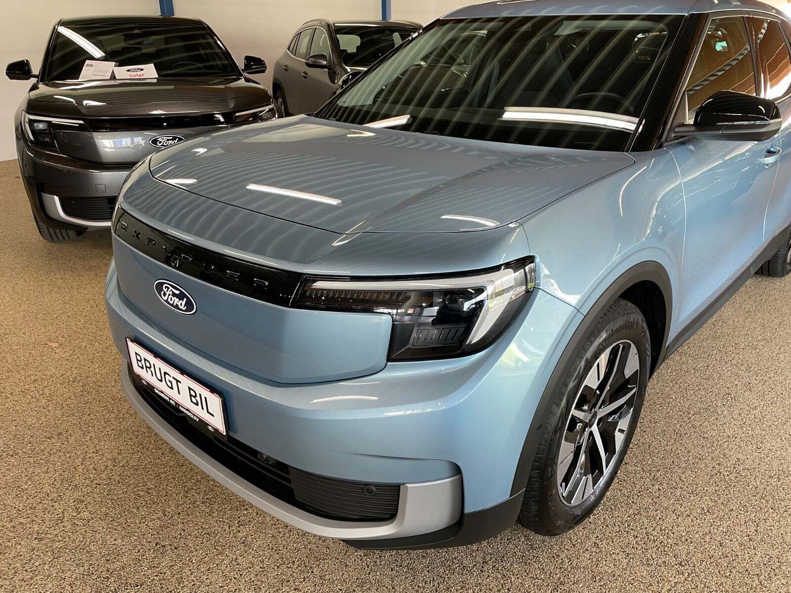 Ford Explorer 82 Select Extended Range