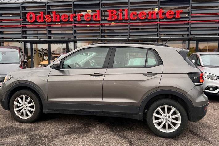 Grå VW T-Cross fra 2021