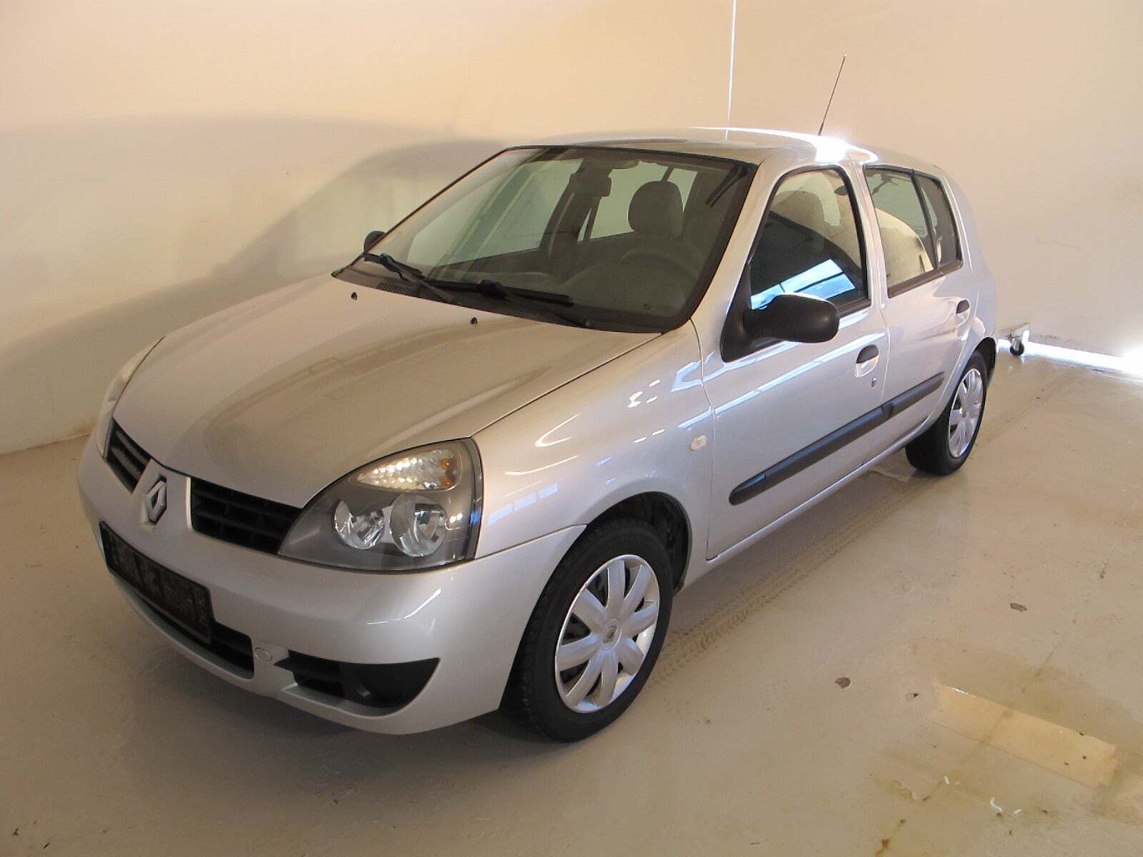 Renault Clio II 1,2 8V Family Authentique