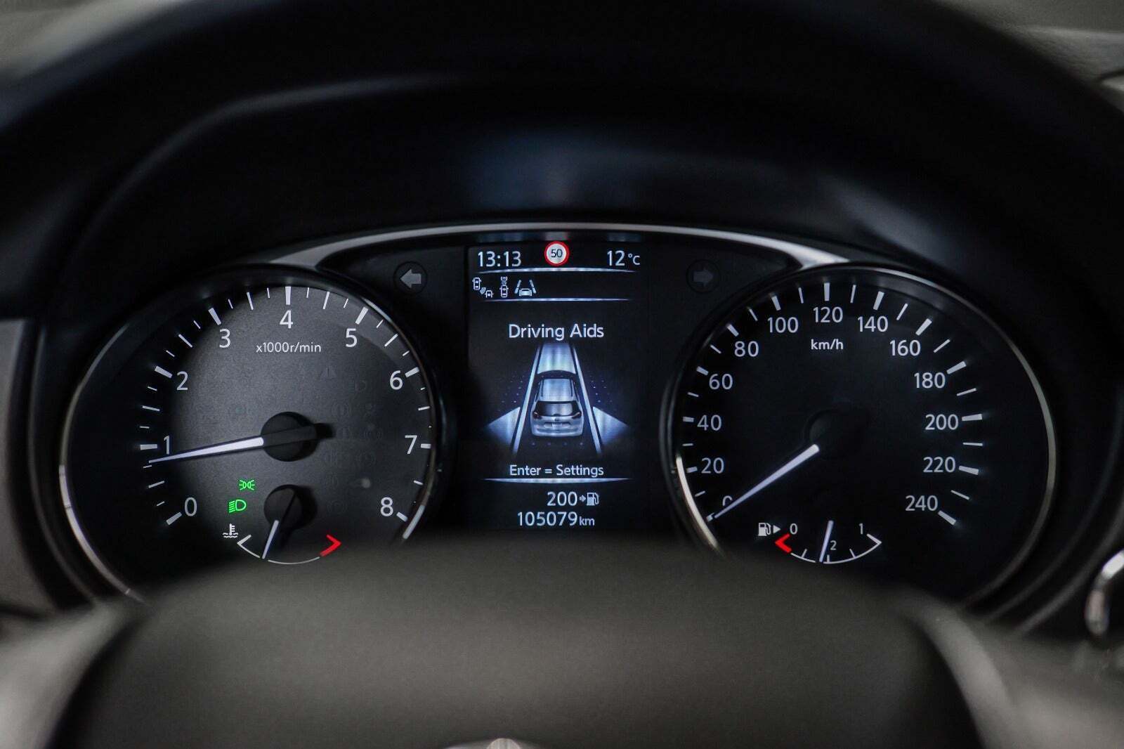 Hvid Nissan X-Trail fra 2016