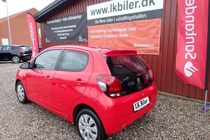 Rød Peugeot 108 fra 2015