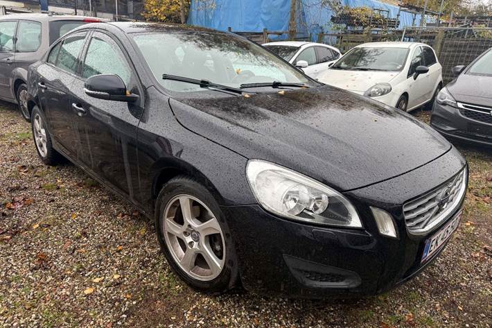 Sort Volvo S60 fra 2013