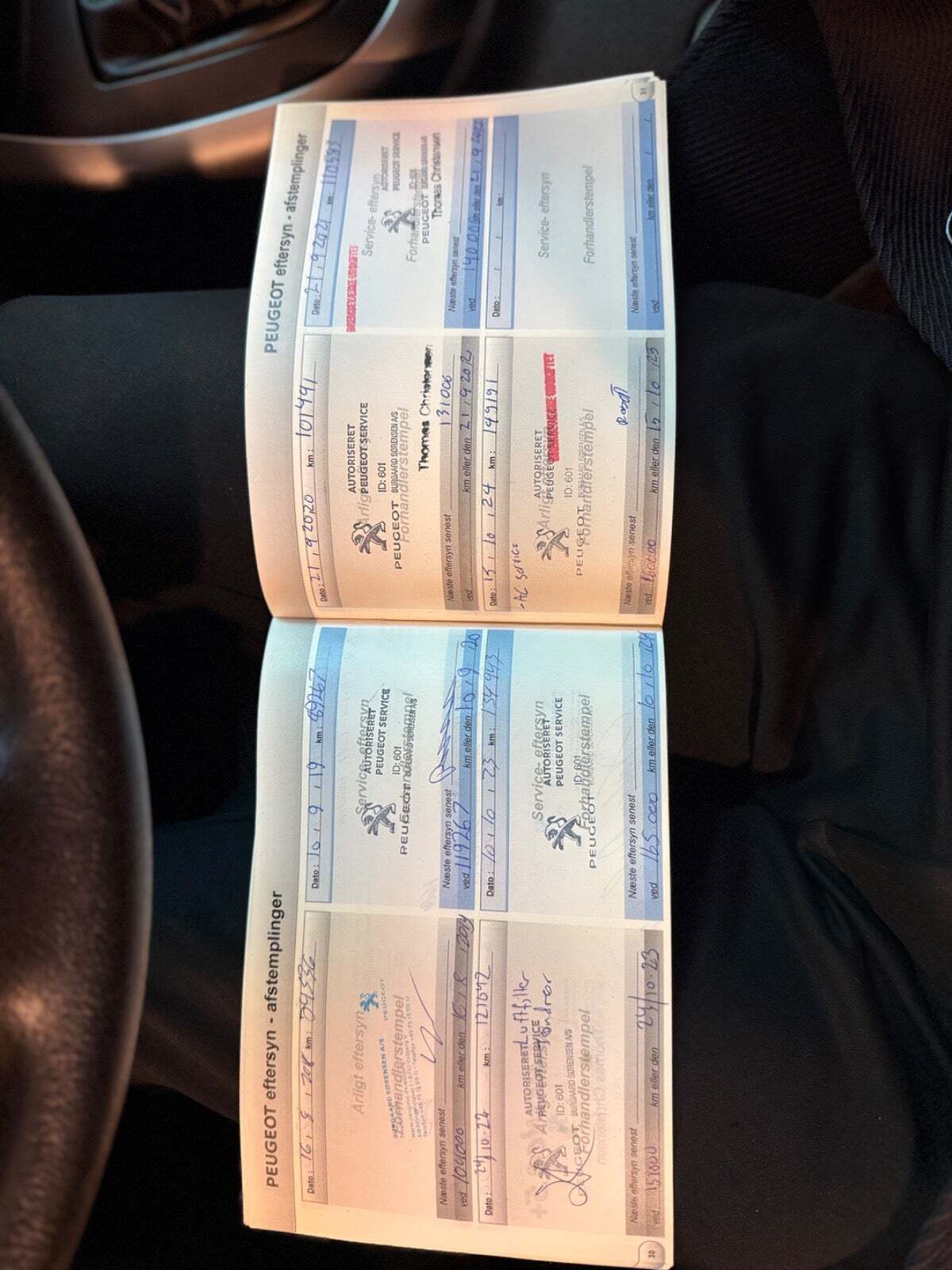 Beige Peugeot 308 fra 2011