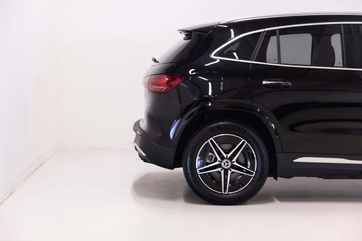 Sort Mercedes EQA250+ fra 2025