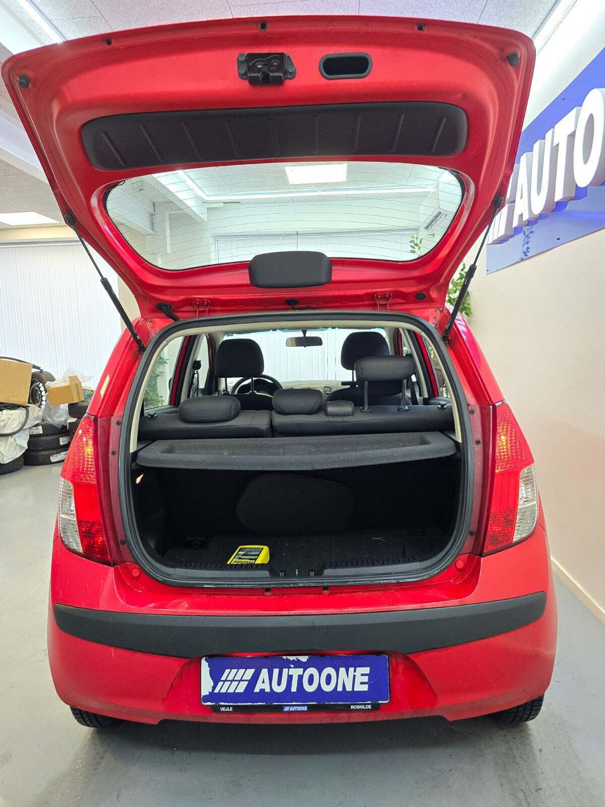 Rød Hyundai i10 fra 2008