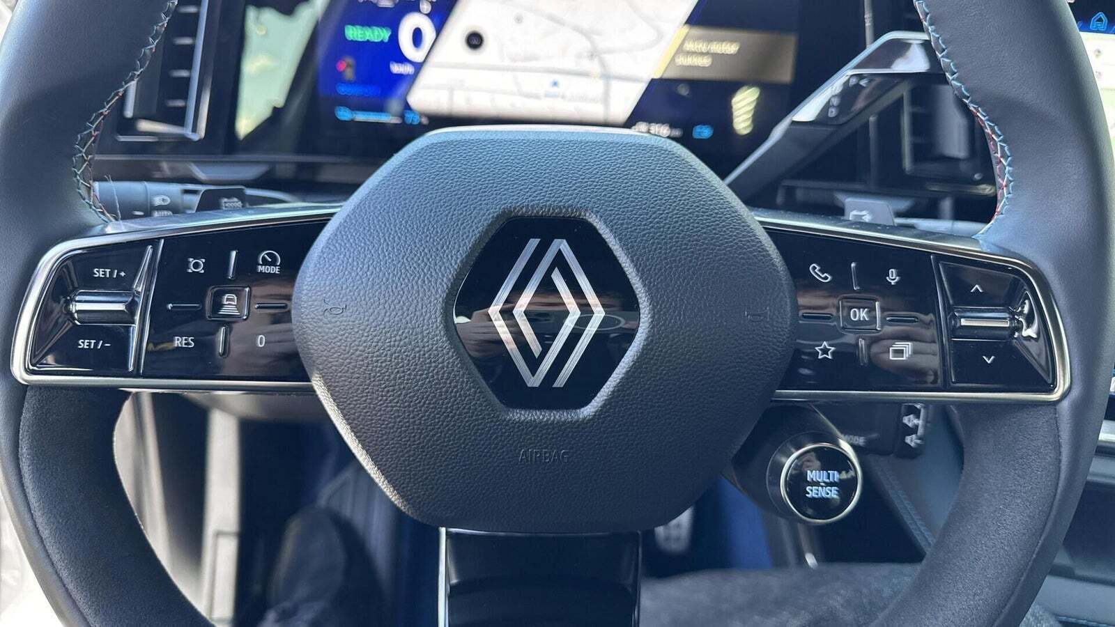 Hvid Renault Scenic E-Tech fra 2024