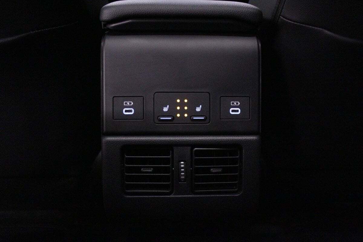 Grå Toyota BZ4X fra 2025